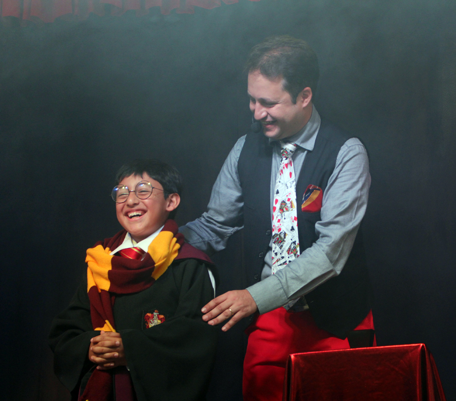 contratar show de magia para niños en Bogota y Colombia